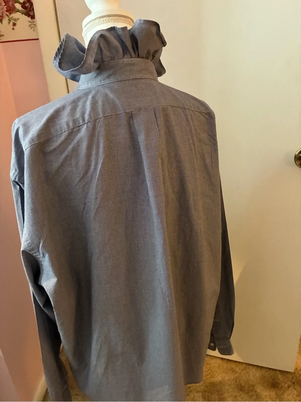 Re-worked up-cycled ruffled collar shirt - Picture 4 of 5
